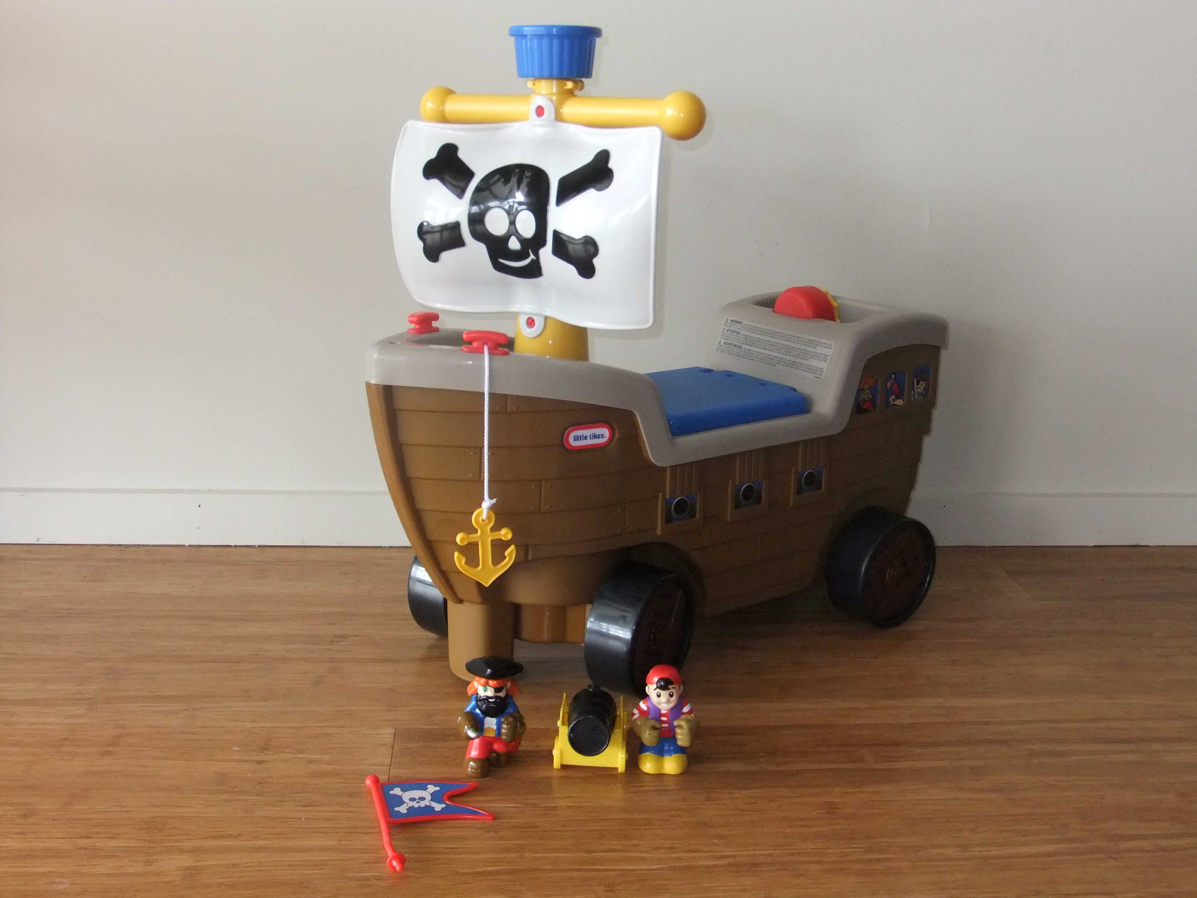 Play `n Scoot Pirate Ship